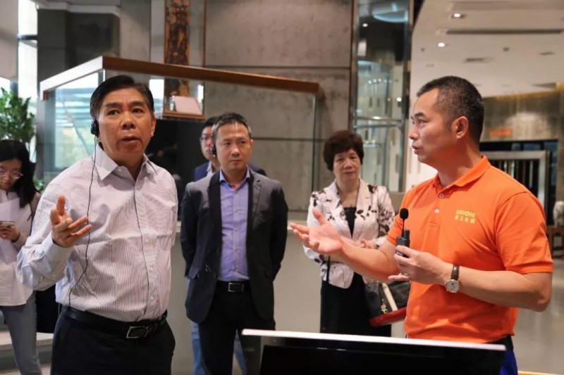 物联网技术引领新发展,国务院参事到访菱王电梯(图4) 物联网技术引领新发展,国务院参事到访菱王电梯(图4)