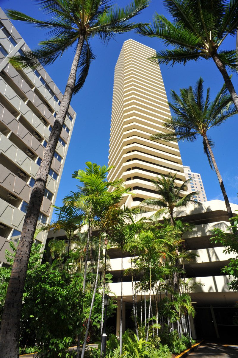2-ELEVATOR WOES DRIVE UP Ho<em></em>nOLULU Co<em></em>nDO TOWER FEES-1