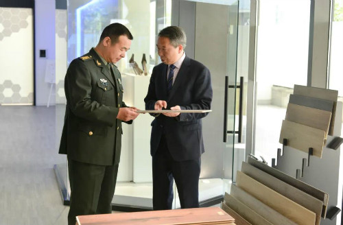 湖州市军分区领导访问巨人集团