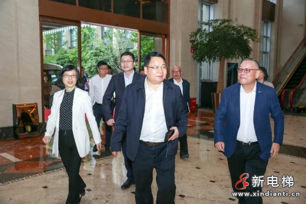 杭州市临平区委书记陈如根调研西奥超级工厂