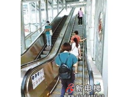 武汉8座人行天桥加装了电梯，新建天桥切再莫忘装电梯！