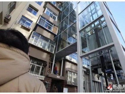 老人带万元求邻居同意加装电梯，“自私”年轻人控诉：别道德绑架！