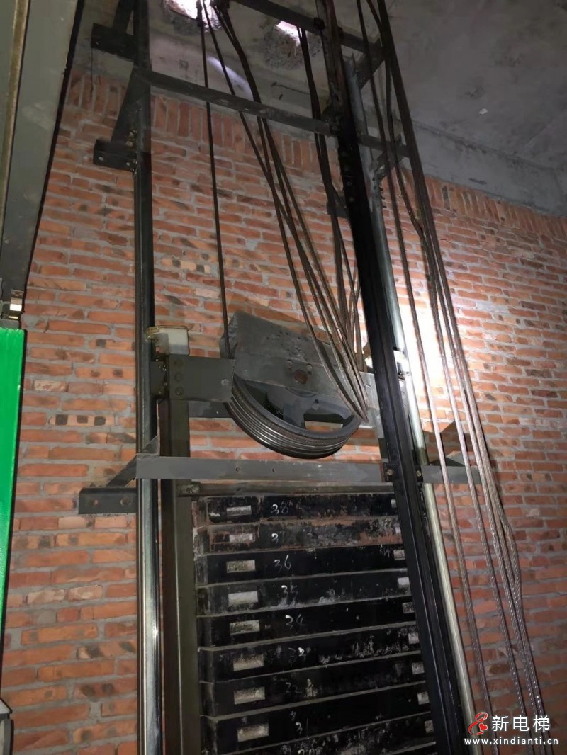 对重反绳轮断裂,挡绳件很重要!_电梯安全_电梯资讯_新电梯