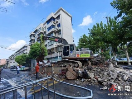 加装电梯因违建受阻邻居民们十分苦恼 多部门立案调查拆除违建