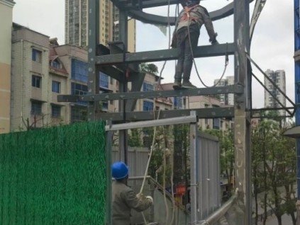 贵州安顺 采取“体检式排查+分阶段施工”模式对人行天桥无障碍电梯进行改造