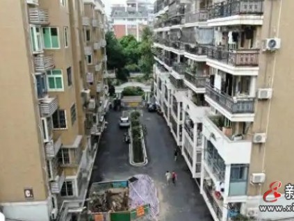 福州一小区加装电梯占了“主干道”遭到254户业主联名反对‌
