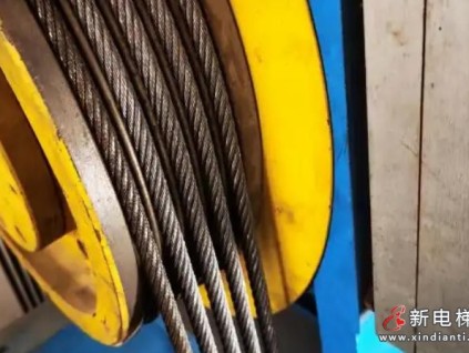 交房一年电梯钢丝绳断裂，物业、维保谁主责？