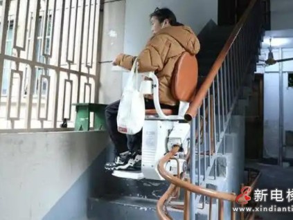 杭州翠苑一区楼道座椅电梯走红，便民设计获赞
