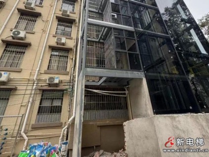 首例！广东珠海业主加装电梯违建连廊被拆 225平方米违建清零