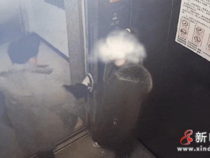 云南富源一男子酒后踹电梯致故障 大娘被困获救后涉事者被刑拘‌
