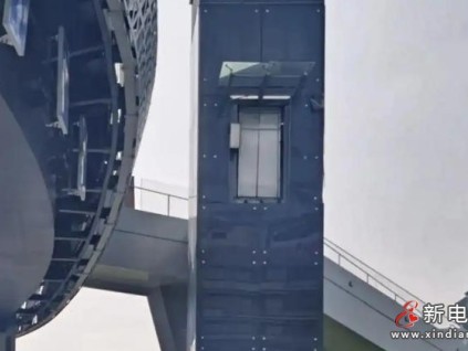 出电梯即“空中漫步”火了！上海这座天桥的电梯有点“任性”