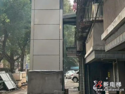 被电梯“遗忘”的一楼十五级台阶的“生死关”湖北武汉老楼加装的民生困局