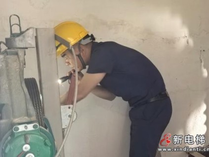 湖南湘潭开展“四不两直”电梯暗访检查 筑牢群众乘梯安全防线