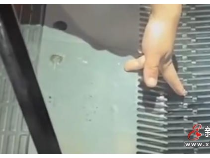北京3岁娃手指伸扶梯断齿缝隙被绞伤致十级伤残 法院判家长担主责
